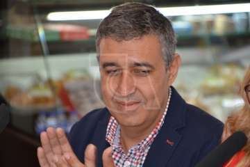 Presentación del calendario solidario 2010 en el Mercado Municipal de Telde (Foto TA)